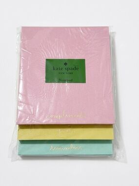 Kate Spade note pad. 5.75”x4” stacked design is perfect for desktop notes